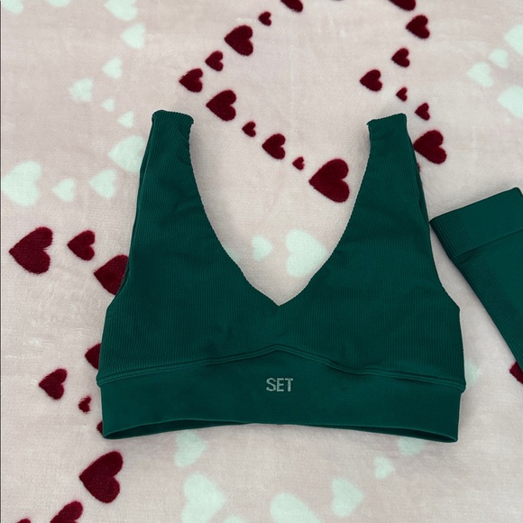 Like New Set Active Set - Picture 2 of 4